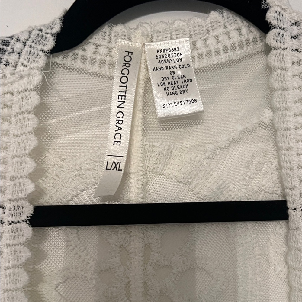 Cream Lace Kimono L/XL 
Never worn